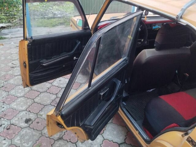 Оранжевый ВАЗ 2105, объемом двигателя 1.3 л и пробегом 300 тыс. км за 800 $, фото 1 на Automoto.ua