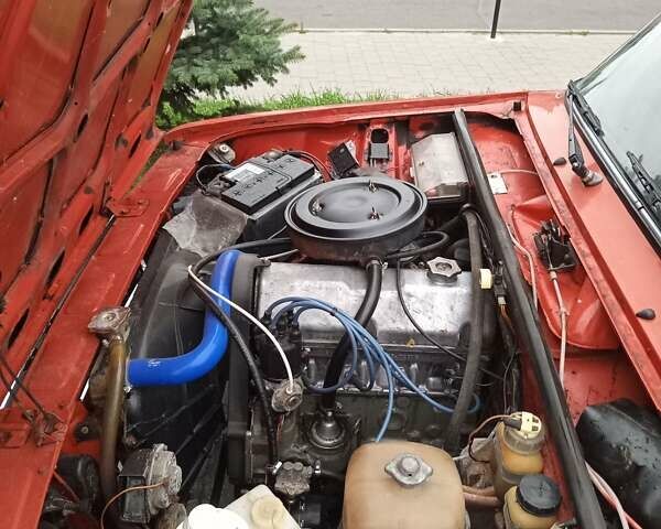 Оранжевый ВАЗ 2105, объемом двигателя 1.3 л и пробегом 100 тыс. км за 700 $, фото 2 на Automoto.ua