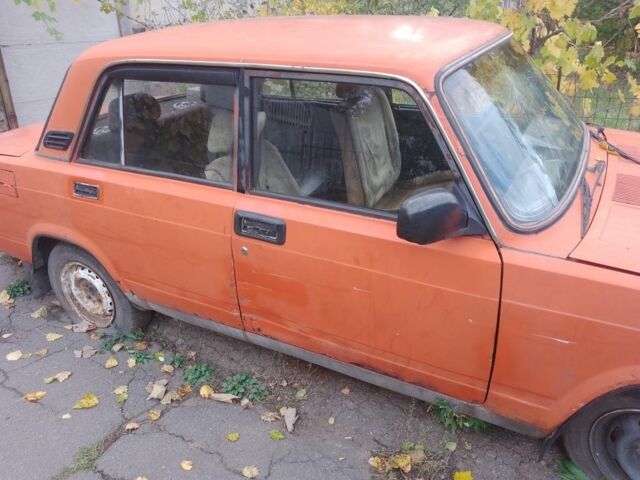 Оранжевый ВАЗ 2105, объемом двигателя 0 л и пробегом 200 тыс. км за 346 $, фото 1 на Automoto.ua