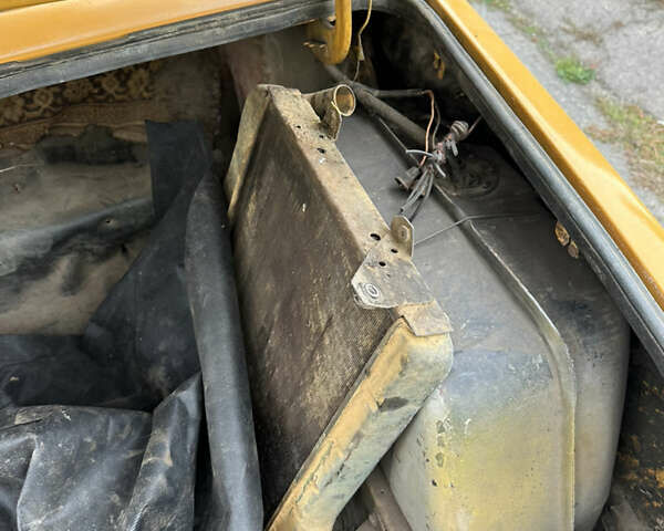 Оранжевый ВАЗ 2105, объемом двигателя 1.3 л и пробегом 200 тыс. км за 400 $, фото 7 на Automoto.ua