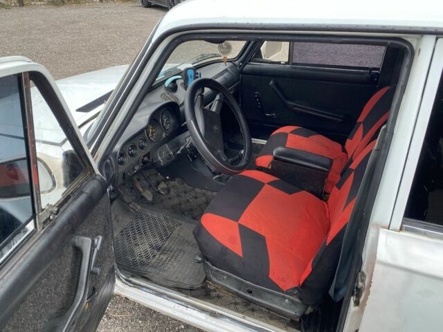 Білий ВАЗ 2106, об'ємом двигуна 1.5 л та пробігом 150 тис. км за 450 $, фото 6 на Automoto.ua