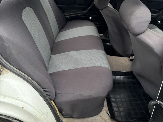 Белый ВАЗ 2106, объемом двигателя 1.6 л и пробегом 130 тыс. км за 920 $, фото 4 на Automoto.ua