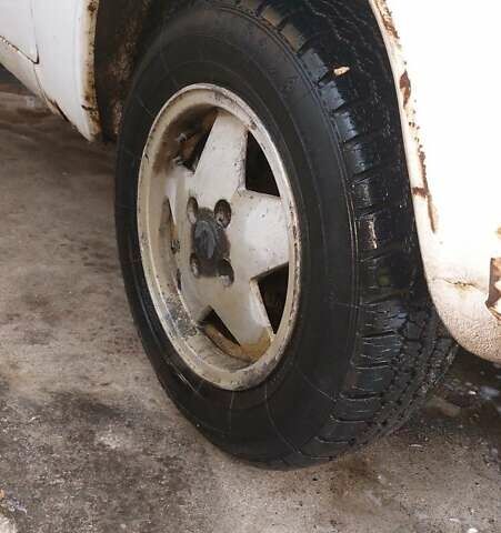 Белый ВАЗ 2106, объемом двигателя 1.6 л и пробегом 98 тыс. км за 321 $, фото 2 на Automoto.ua