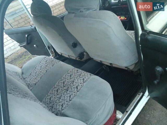 Белый ВАЗ 2106, объемом двигателя 1.6 л и пробегом 380 тыс. км за 1300 $, фото 6 на Automoto.ua