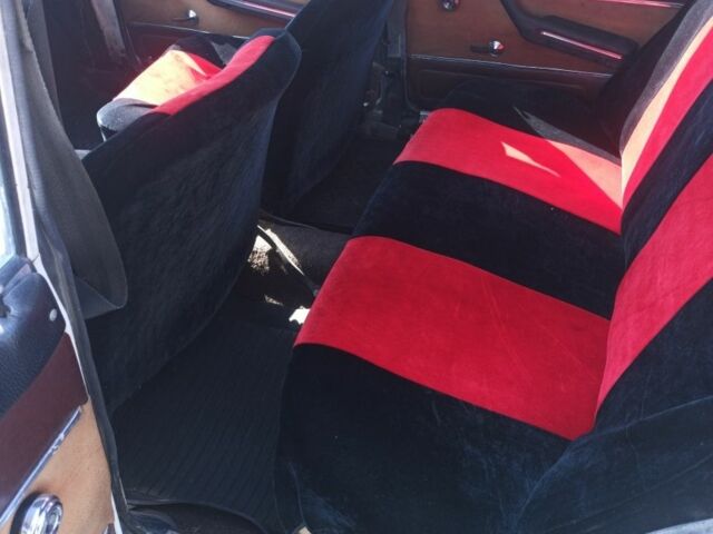 Белый ВАЗ 2106, объемом двигателя 0 л и пробегом 50 тыс. км за 363 $, фото 7 на Automoto.ua