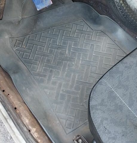 Белый ВАЗ 2106, объемом двигателя 1 л и пробегом 69 тыс. км за 500 $, фото 9 на Automoto.ua