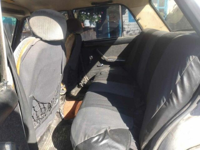 Белый ВАЗ 2106, объемом двигателя 1.6 л и пробегом 150 тыс. км за 475 $, фото 4 на Automoto.ua