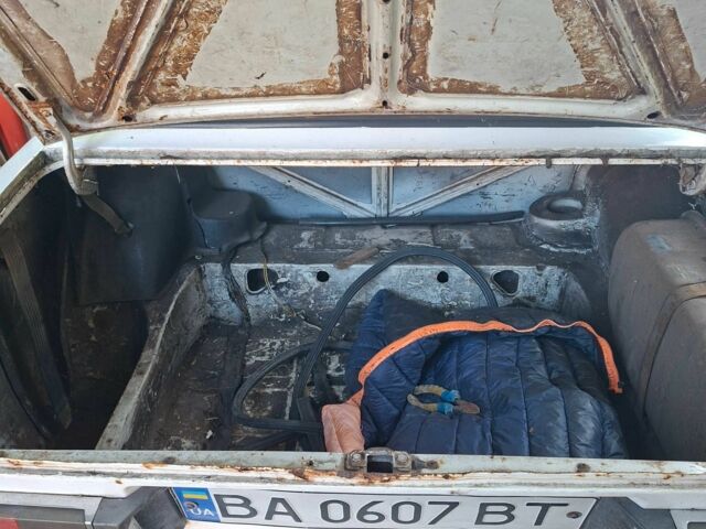 Белый ВАЗ 2106, объемом двигателя 1 л и пробегом 1 тыс. км за 133 $, фото 4 на Automoto.ua