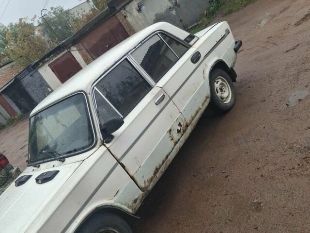ВАЗ 2106 1982 в Коростене на Automoto.ua Белый ВАЗ 2106, объемом двигателя 1.5 л и пробегом 10 тыс. км за 550 $, фото 2 на Automoto.ua