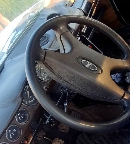 Белый ВАЗ 2106, объемом двигателя 1.3 л и пробегом 380 тыс. км за 450 $, фото 5 на Automoto.ua