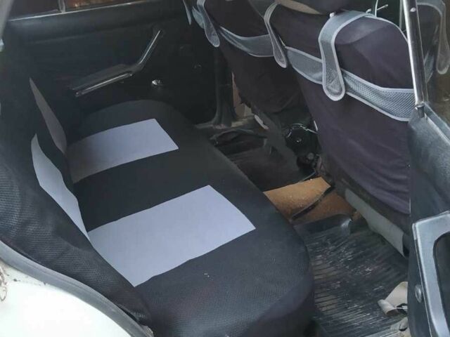 Белый ВАЗ 2106, объемом двигателя 0 л и пробегом 47 тыс. км за 515 $, фото 9 на Automoto.ua