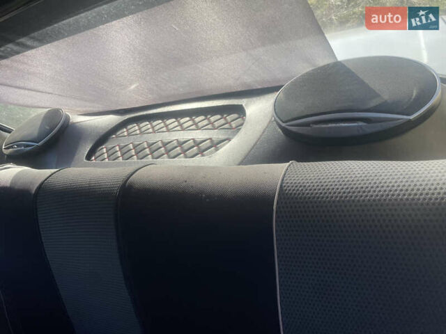 Білий ВАЗ 2106, об'ємом двигуна 1.45 л та пробігом 52 тис. км за 1100 $, фото 9 на Automoto.ua