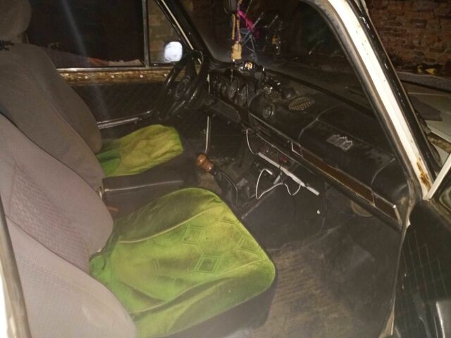 Белый ВАЗ 2106, объемом двигателя 1.1 л и пробегом 500 тыс. км за 522 $, фото 4 на Automoto.ua