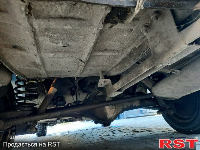 Белый ВАЗ 2106, объемом двигателя 1.5 л и пробегом 243 тыс. км за 410 $, фото 11 на Automoto.ua