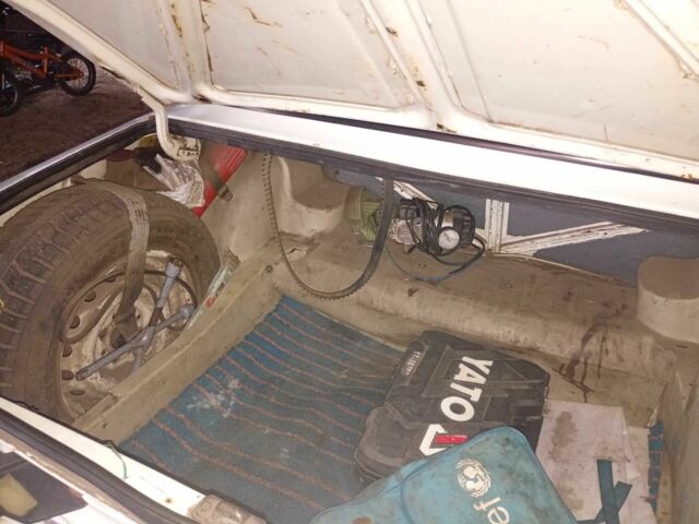 Белый ВАЗ 2106, объемом двигателя 1.1 л и пробегом 500 тыс. км за 522 $, фото 2 на Automoto.ua