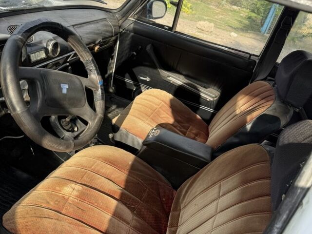 ВАЗ 2106 1985 у Синельниковом на Automoto.ua Білий ВАЗ 2106, об'ємом двигуна 1.5 л та пробігом 120 тис. км за 400 $, фото 4 на Automoto.ua