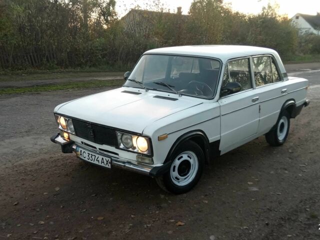 Белый ВАЗ 2106, объемом двигателя 1.3 л и пробегом 330 тыс. км за 400 $, фото 1 на Automoto.ua