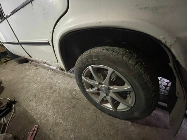 Белый ВАЗ 2106, объемом двигателя 1.3 л и пробегом 100 тыс. км за 650 $, фото 3 на Automoto.ua