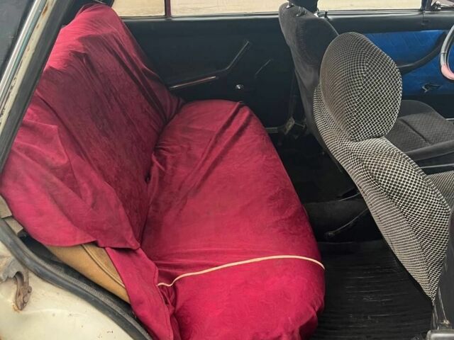 Белый ВАЗ 2106, объемом двигателя 0 л и пробегом 500 тыс. км за 311 $, фото 6 на Automoto.ua