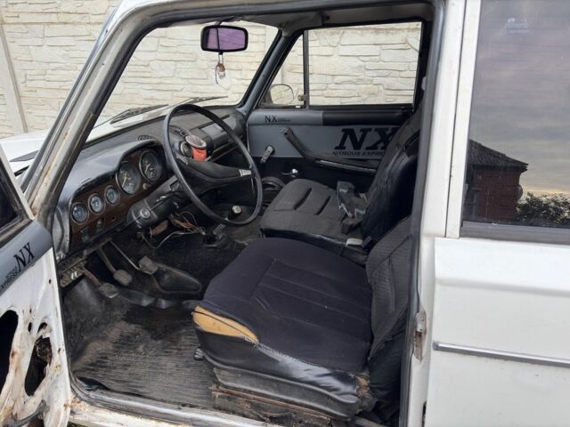 Белый ВАЗ 2106, объемом двигателя 0 л и пробегом 200 тыс. км за 500 $, фото 4 на Automoto.ua