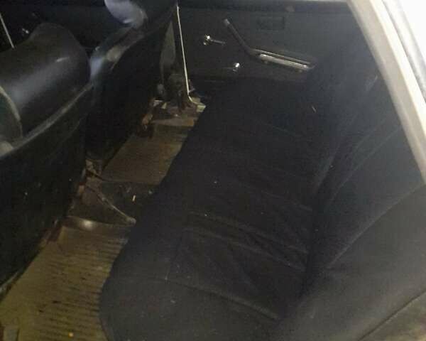 Білий ВАЗ 2106, об'ємом двигуна 1.3 л та пробігом 250 тис. км за 588 $, фото 4 на Automoto.ua