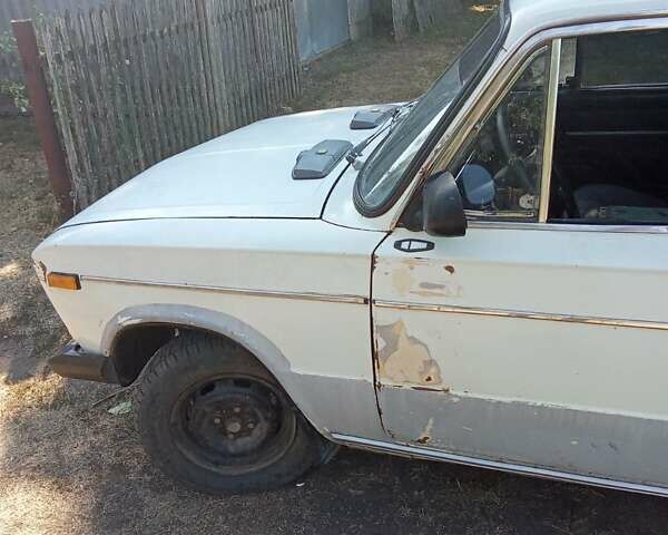 Белый ВАЗ 2106, объемом двигателя 1.5 л и пробегом 200 тыс. км за 433 $, фото 6 на Automoto.ua