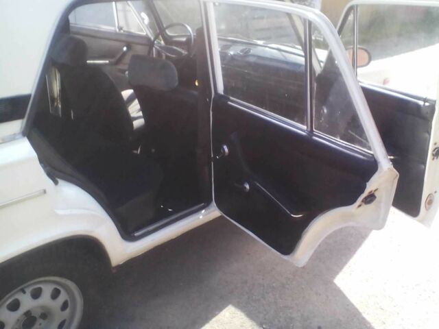 Білий ВАЗ 2106, об'ємом двигуна 1.3 л та пробігом 95 тис. км за 950 $, фото 18 на Automoto.ua