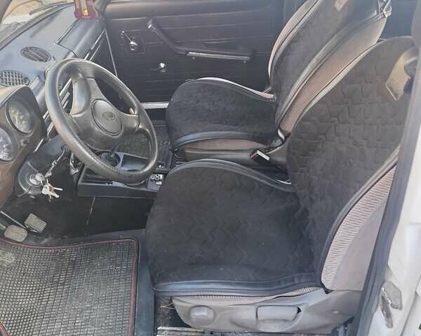 Белый ВАЗ 2106, объемом двигателя 1.3 л и пробегом 939 тыс. км за 750 $, фото 5 на Automoto.ua