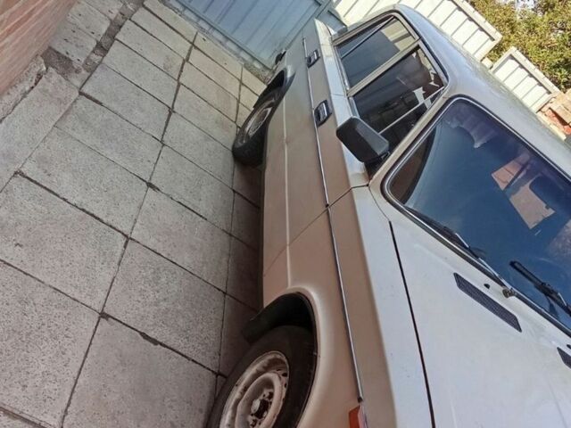 Білий ВАЗ 2106, об'ємом двигуна 1.5 л та пробігом 22 тис. км за 713 $, фото 2 на Automoto.ua