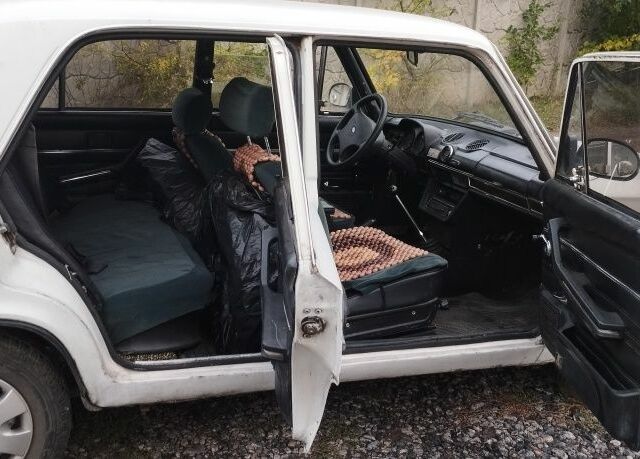 Белый ВАЗ 2106, объемом двигателя 1.5 л и пробегом 100 тыс. км за 476 $, фото 5 на Automoto.ua