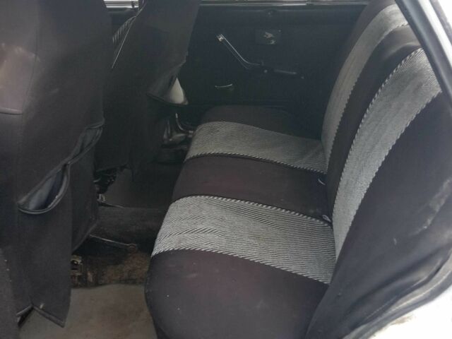 Белый ВАЗ 2106, объемом двигателя 1.3 л и пробегом 330 тыс. км за 350 $, фото 17 на Automoto.ua