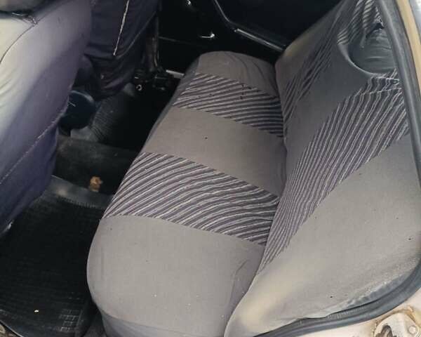 Белый ВАЗ 2106, объемом двигателя 0 л и пробегом 80 тыс. км за 800 $, фото 2 на Automoto.ua