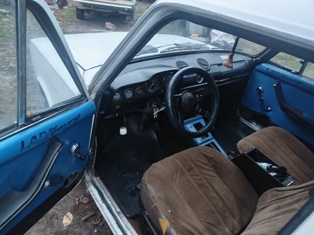 Белый ВАЗ 2106, объемом двигателя 1.6 л и пробегом 888 тыс. км за 309 $, фото 4 на Automoto.ua