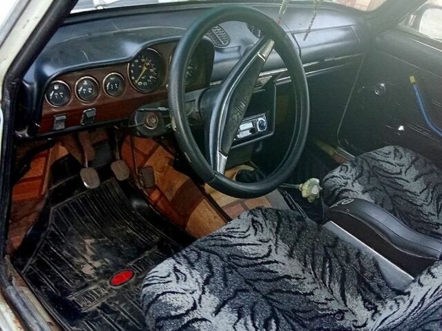 ВАЗ 2106 1986 в Черкассах на Automoto.ua Белый ВАЗ 2106, объемом двигателя 1.6 л и пробегом 180 тыс. км за 360 $, фото 3 на Automoto.ua