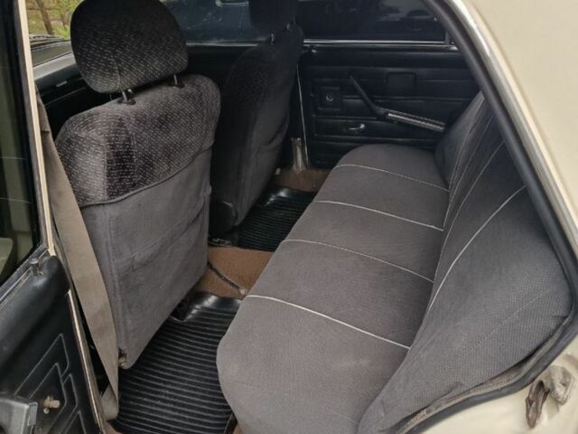 Белый ВАЗ 2106, объемом двигателя 1.6 л и пробегом 140 тыс. км за 666 $, фото 4 на Automoto.ua