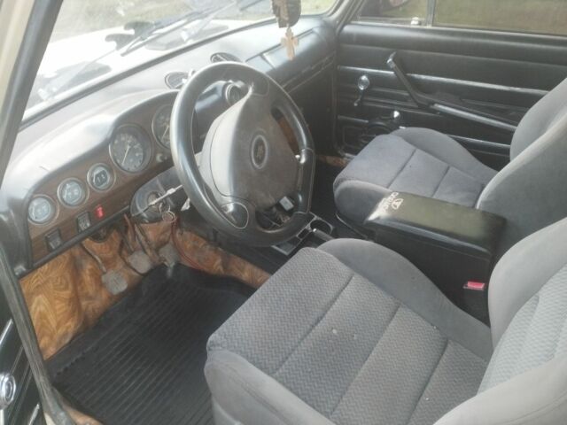 Белый ВАЗ 2106, объемом двигателя 1.6 л и пробегом 200 тыс. км за 404 $, фото 3 на Automoto.ua