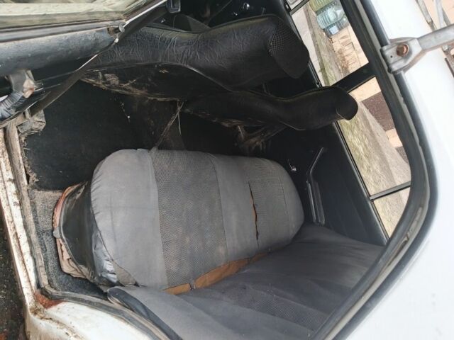 Белый ВАЗ 2106, объемом двигателя 0 л и пробегом 500 тыс. км за 657 $, фото 5 на Automoto.ua