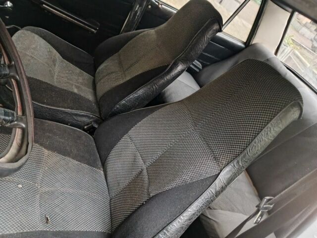 Белый ВАЗ 2106, объемом двигателя 0 л и пробегом 500 тыс. км за 654 $, фото 4 на Automoto.ua