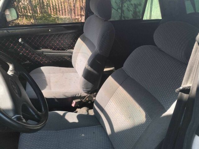 Белый ВАЗ 2106, объемом двигателя 1.3 л и пробегом 250 тыс. км за 402 $, фото 5 на Automoto.ua