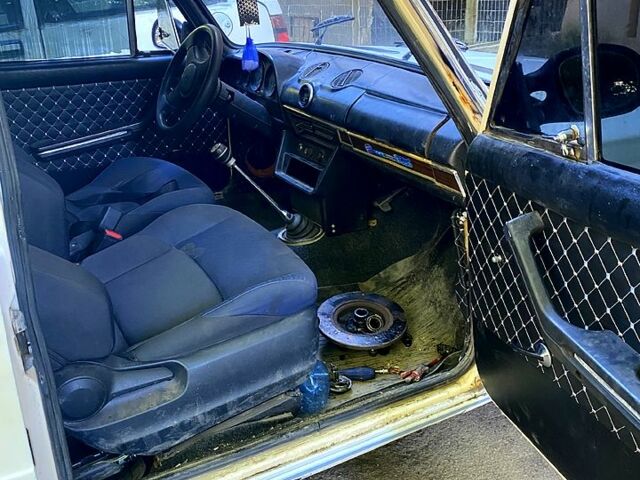 Білий ВАЗ 2106, об'ємом двигуна 1.3 л та пробігом 186 тис. км за 600 $, фото 3 на Automoto.ua