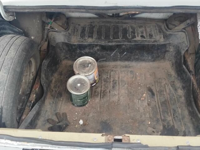 Белый ВАЗ 2106, объемом двигателя 1.6 л и пробегом 86 тыс. км за 355 $, фото 7 на Automoto.ua