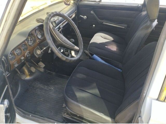 Белый ВАЗ 2106, объемом двигателя 1.3 л и пробегом 100 тыс. км за 950 $, фото 6 на Automoto.ua