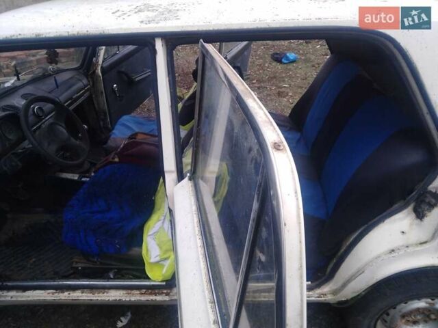 Белый ВАЗ 2106, объемом двигателя 1.5 л и пробегом 153 тыс. км за 217 $, фото 6 на Automoto.ua