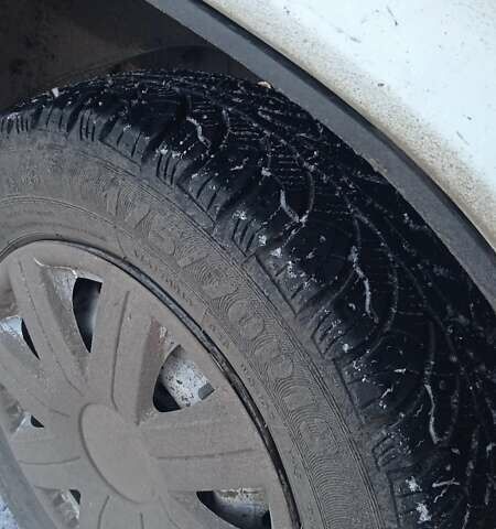 Белый ВАЗ 2106, объемом двигателя 1.3 л и пробегом 27 тыс. км за 707 $, фото 3 на Automoto.ua