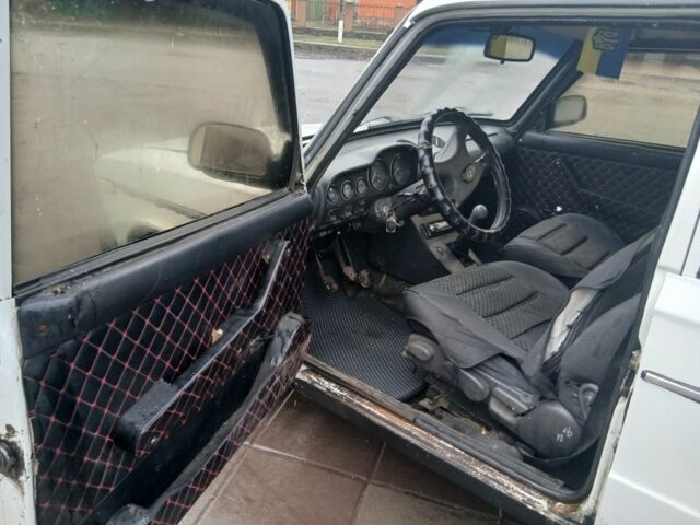 Белый ВАЗ 2106, объемом двигателя 1.3 л и пробегом 120 тыс. км за 600 $, фото 5 на Automoto.ua