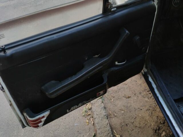 Білий ВАЗ 2106, об'ємом двигуна 1.5 л та пробігом 999 тис. км за 499 $, фото 10 на Automoto.ua