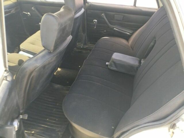 Белый ВАЗ 2106, объемом двигателя 1.3 л и пробегом 100 тыс. км за 950 $, фото 5 на Automoto.ua