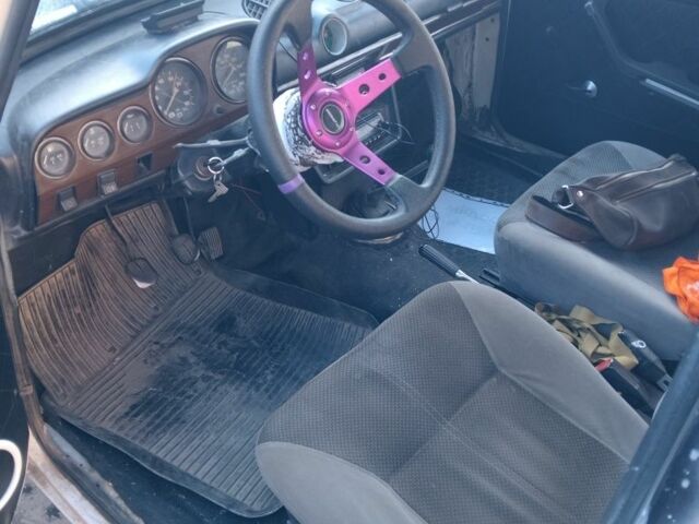 Белый ВАЗ 2106, объемом двигателя 0 л и пробегом 300 тыс. км за 612 $, фото 7 на Automoto.ua