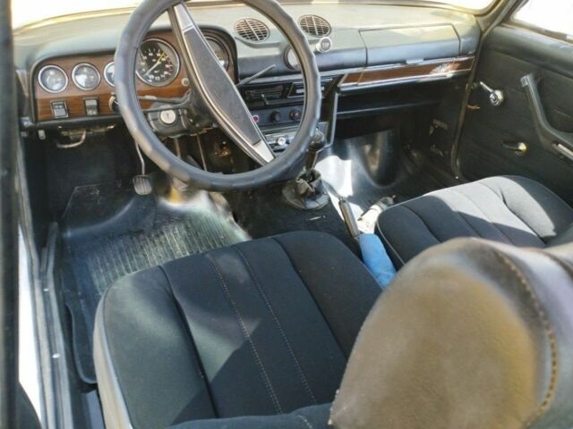 Белый ВАЗ 2106, объемом двигателя 1.3 л и пробегом 100 тыс. км за 950 $, фото 4 на Automoto.ua