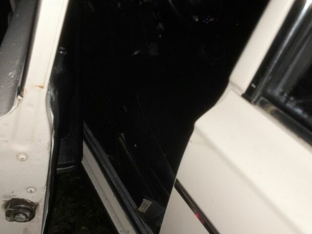 Білий ВАЗ 2106, об'ємом двигуна 1 л та пробігом 32 тис. км за 1190 $, фото 5 на Automoto.ua